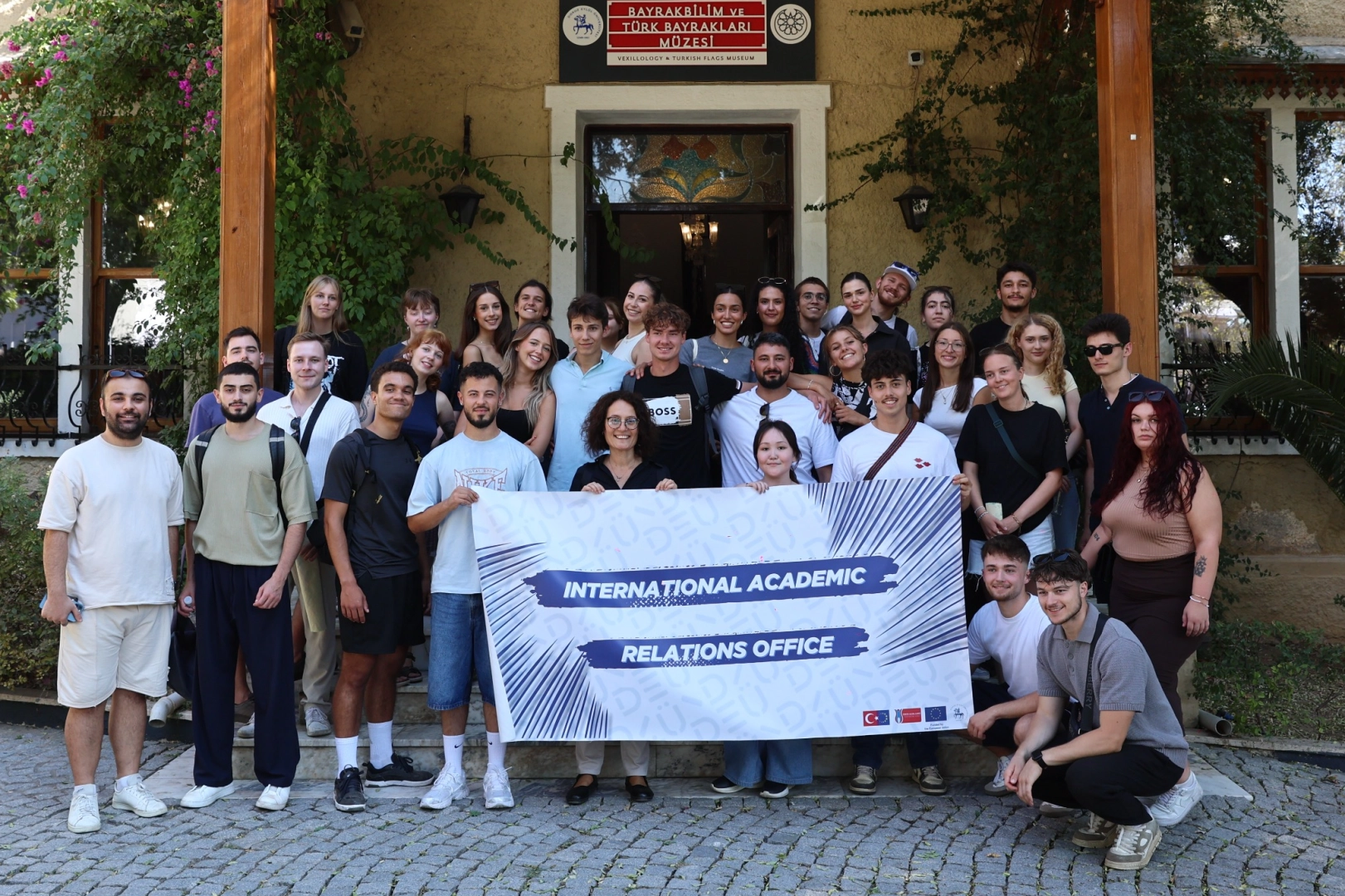 DEÜ’de kültürler buluştu: 13 ülkeden 51 öğrenci DEÜ'ye katıldı