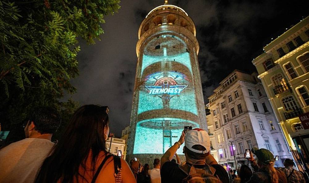 Galata Kulesi TEKNOFEST'in Işığıyla Parladı